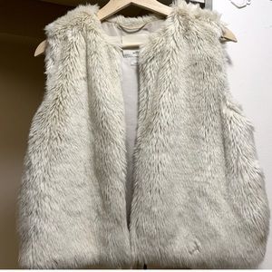 Aritzia Wilfred faux fur vest